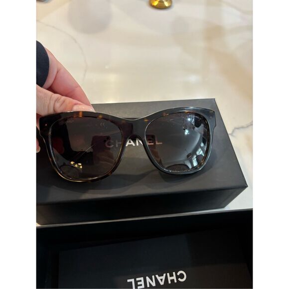 CHANEL SQUARE SUNGLASSES 5380 - Picture 5 of 11